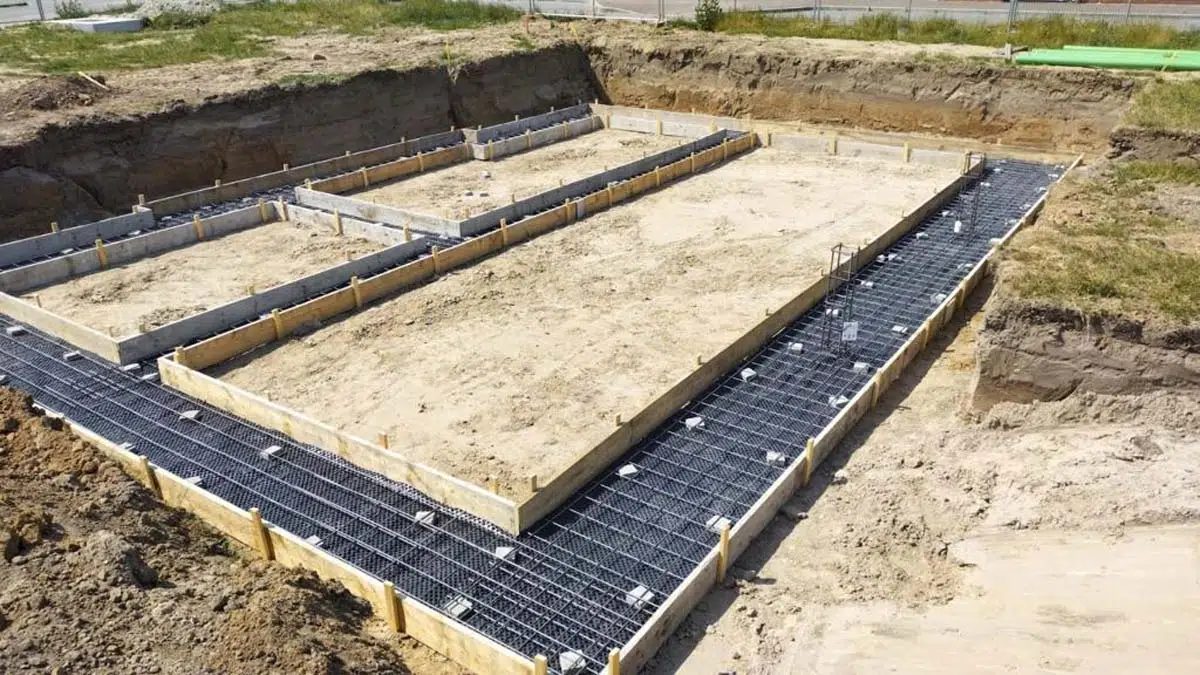 Fundering met bekisting gelegd door TJ Bouwbedrijf